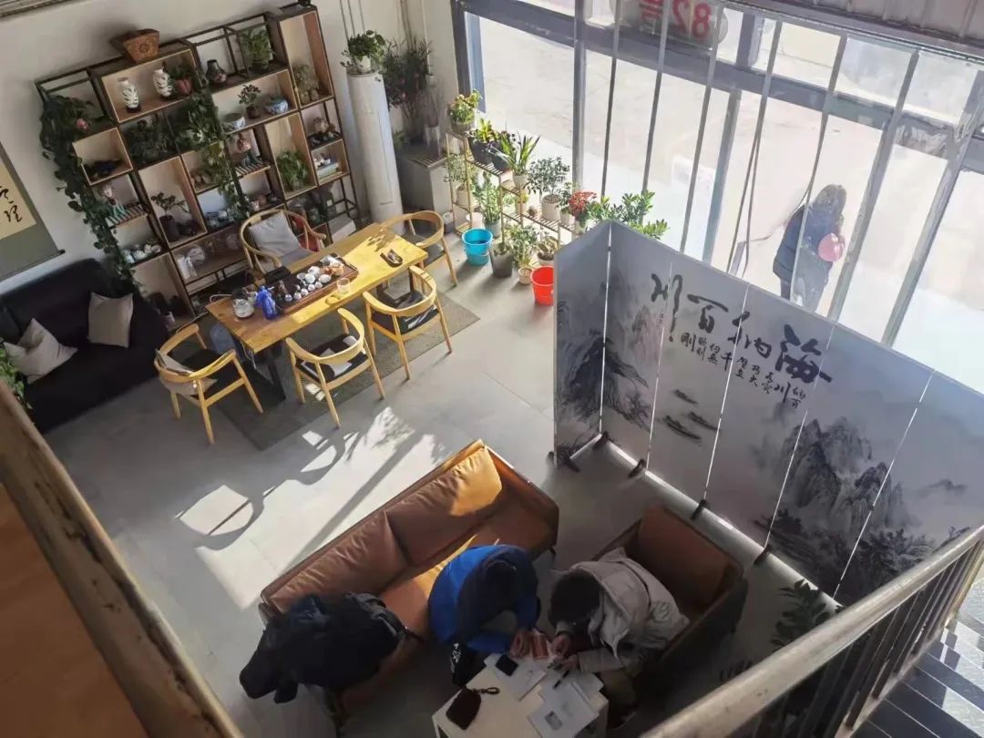 打工人涌入大城市：长租公寓爆满，简历多到看不过来