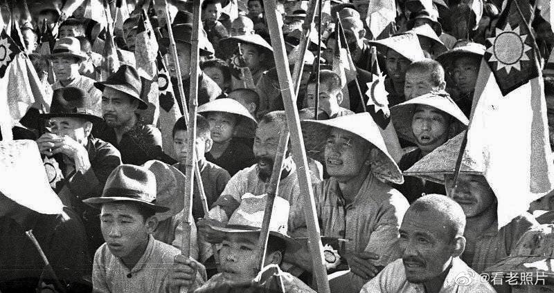 女子身着日本侵华军装露脸,女子穿日军军服拍照被抓