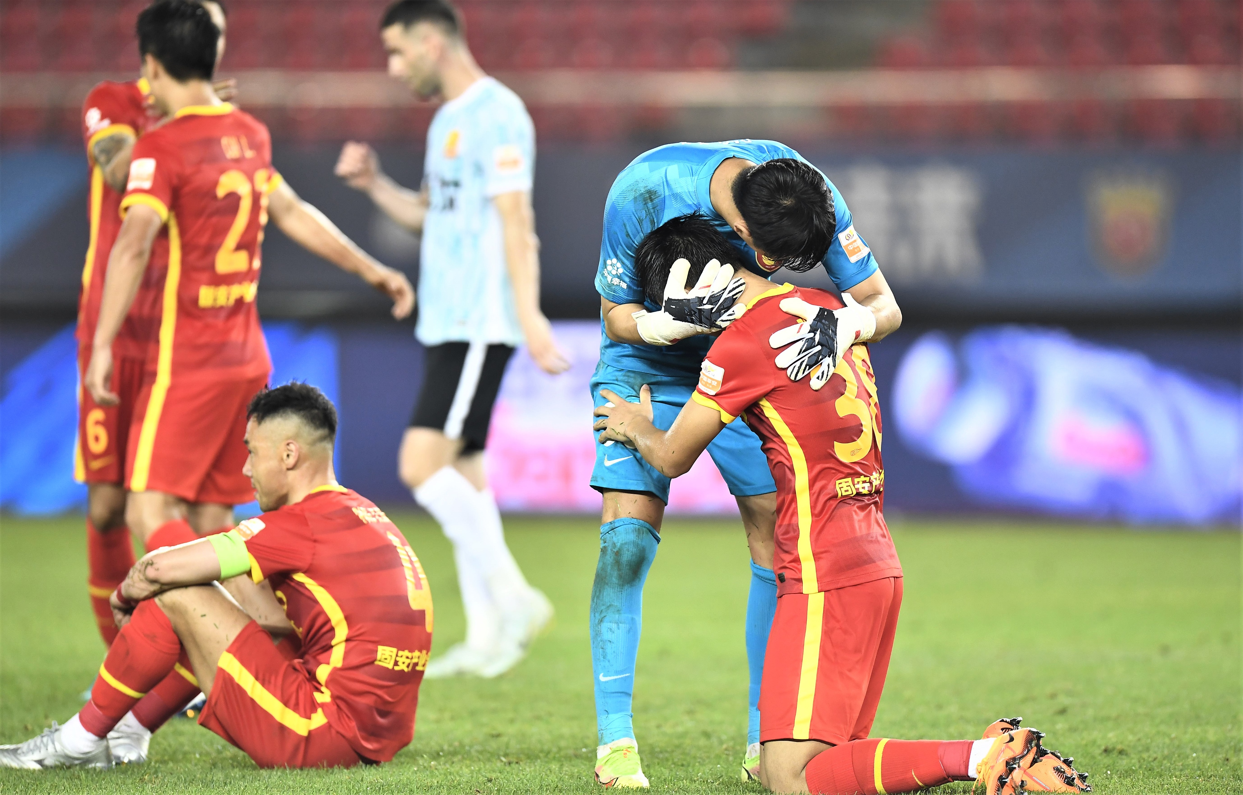 中国足协解决俱乐部欠薪问题,中国足协俱乐部最新消息