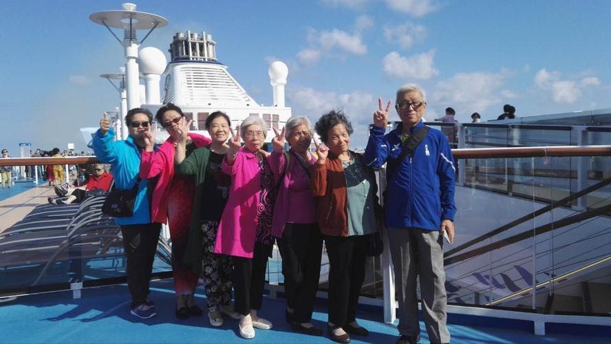 老年人免费旅行团有哪些,年轻人加入老年旅游团真的好