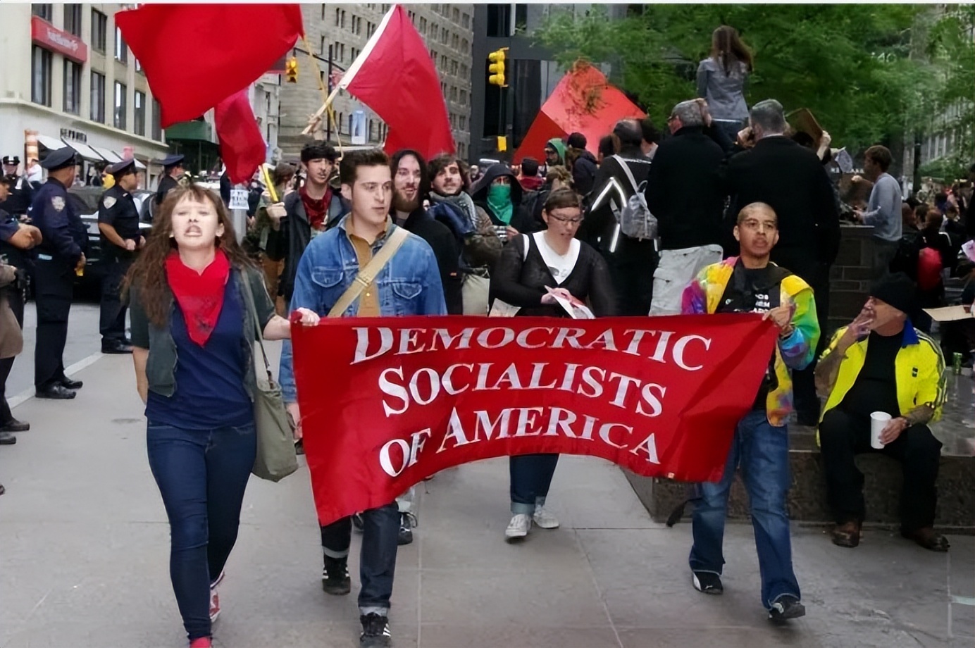 美国衰败已定，*产党共**顺势崛起！美国特色社会主义，还有多远？