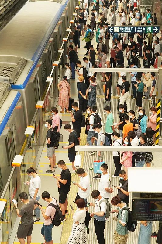 为了省钱，我在北京跟陌生人「拼床」合租