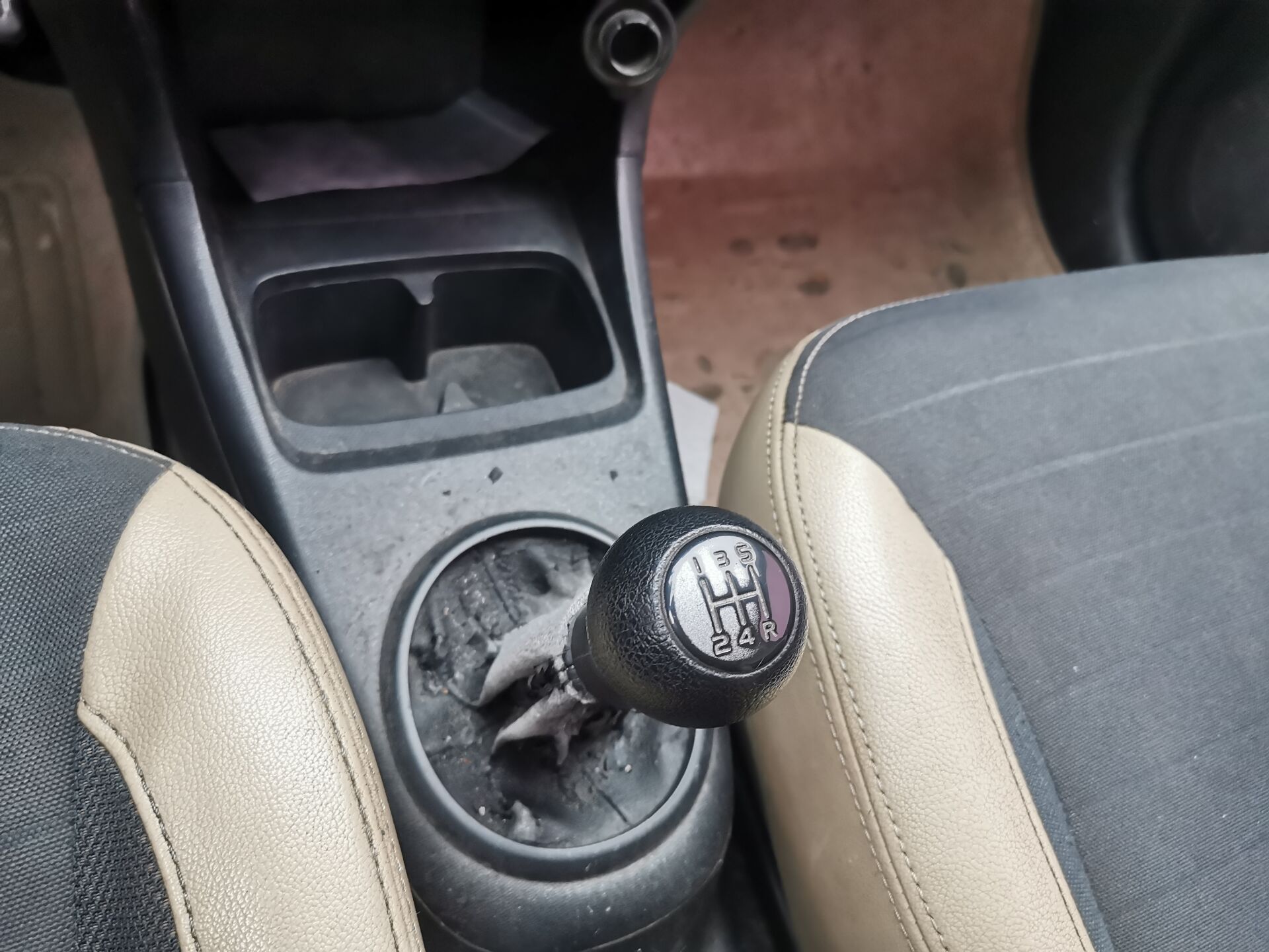 铃木奥拓有四缸发动机,3000块收回来的车