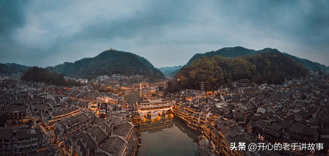 凤凰古城磁浮观光快线,凤凰古城景区