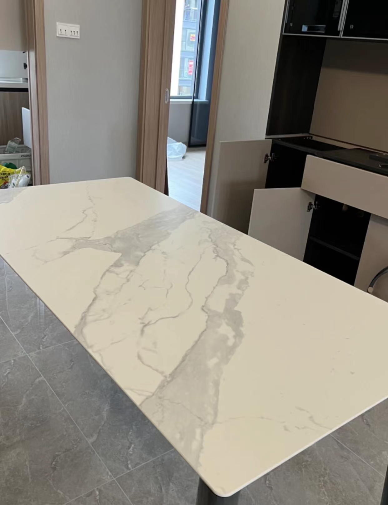 岩板餐桌使用过程中会裂吗,岩板餐桌角裂了