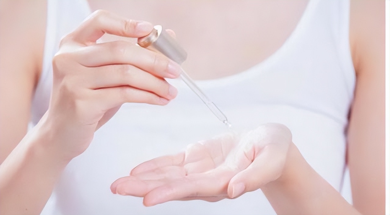 50岁妇女用哪款精华,50岁女人适合哪个品牌的精华液