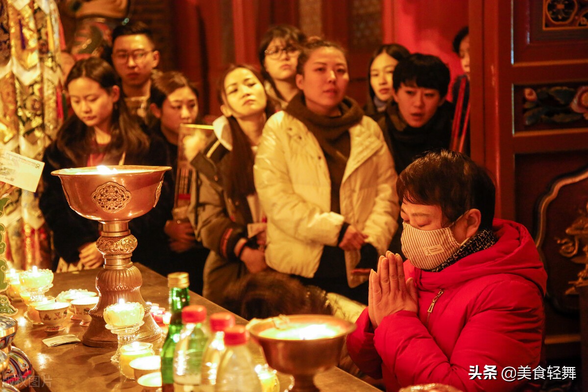 正月初几迎喜神最好,正月初一是先敬神还是先开门