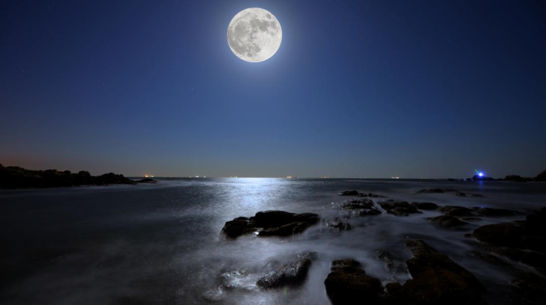 十五的月亮圆又圆中秋月饼香又甜,十五的月亮中秋节