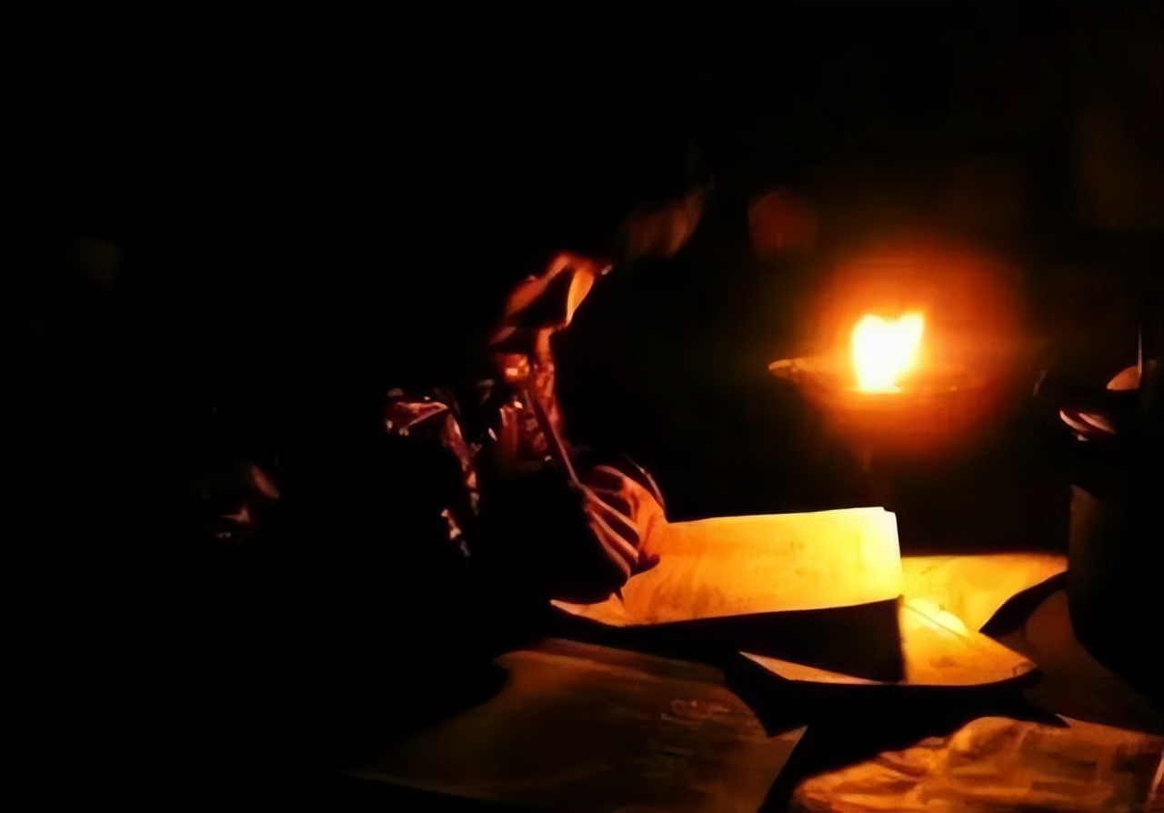 “电”被引进中国初期，为何普通群众不敢用，家家还用煤油灯？