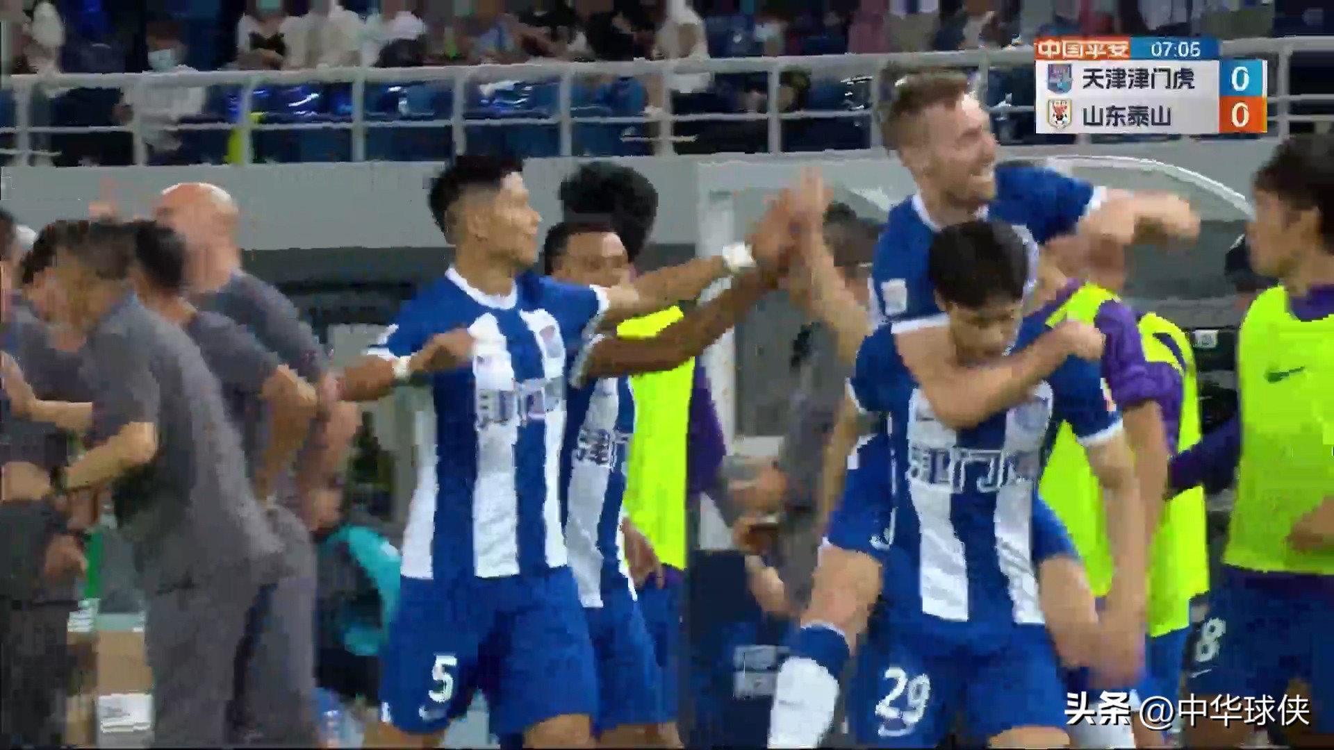 中超速评：天津巴顿发挥亮眼，裁判判罚尺度偏软引巨大争议！