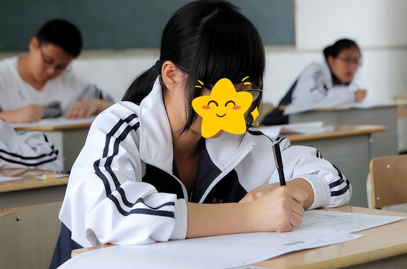 鲶鱼须高马尾发型,鲶鱼须发型是差生标配吗