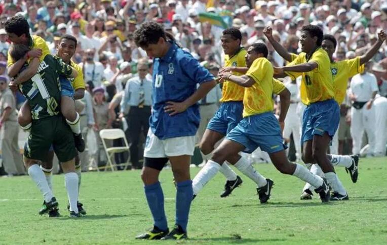 意大利足坛历史十大巨星,02年托蒂表现如何