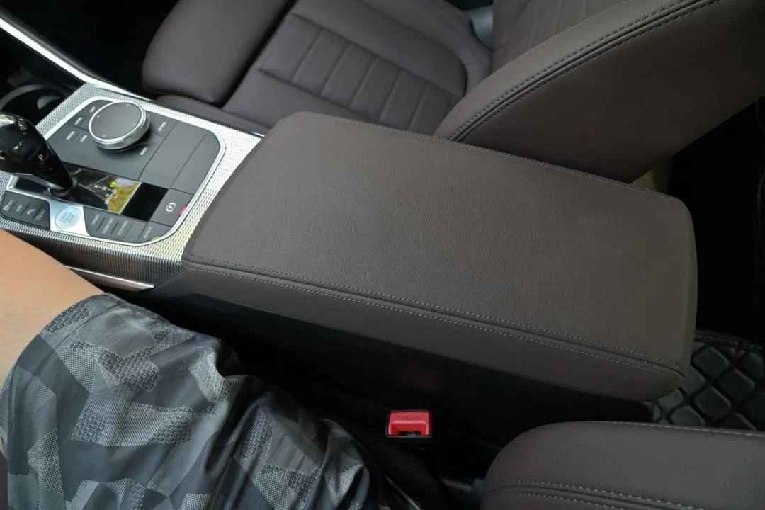 宝马330i曜夜长轴与短轴,多少钱能买宝马330i