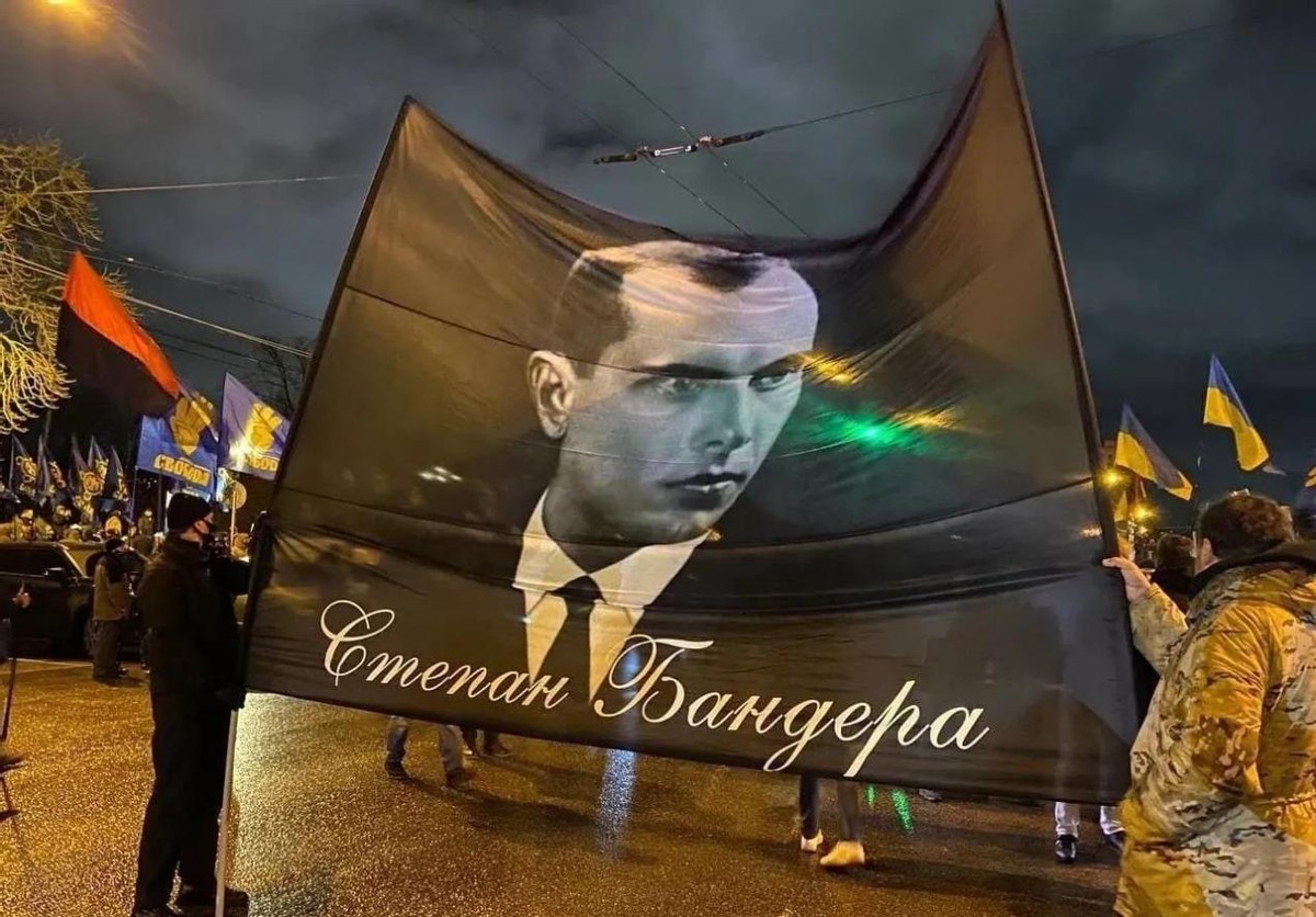 纳粹的帮凶,竟被乌克兰平反为“民族英雄”,受尽人民的尊敬爱戴