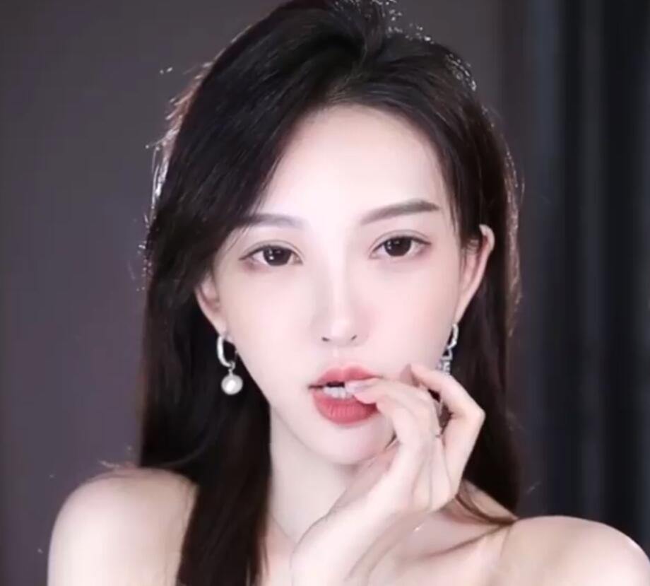 斗鱼女主播上热搜,斗鱼直播年度活动女主播跳舞