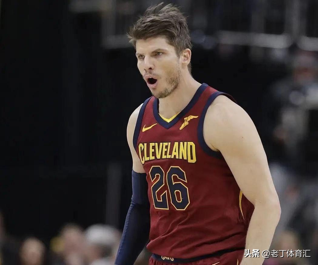 这十位球员你还记得几位？认识八个才能叫老球迷