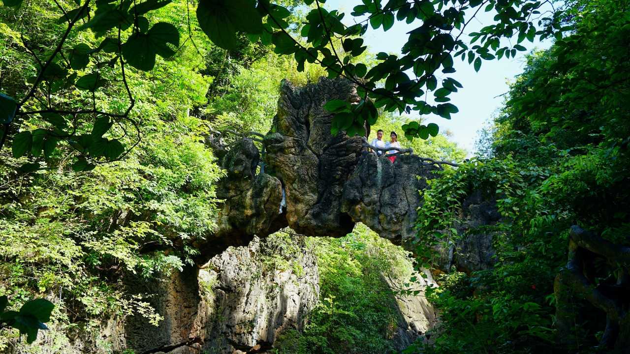 黄果树瀑布漫天扑面而来的水雾,黄果树瀑布4天旅游攻略