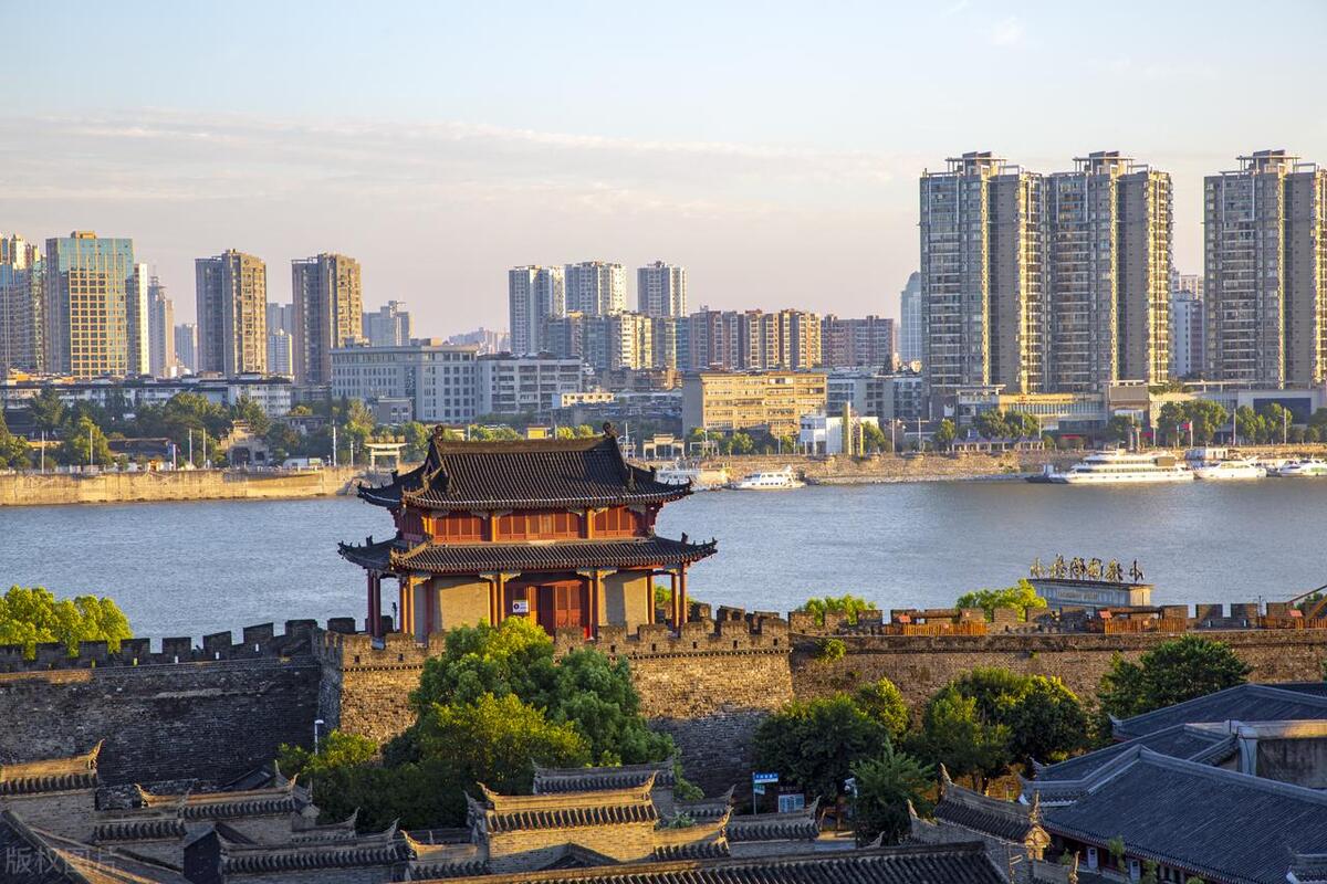 襄阳和樊城为什么是兵家必争之地,襄阳的樊城历史