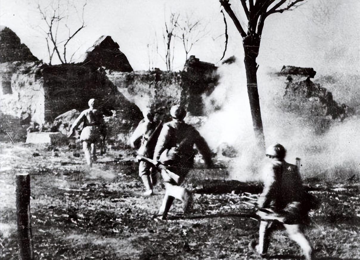 胡奇才突遭敌机轰炸,不怒反喜:我军赢定了