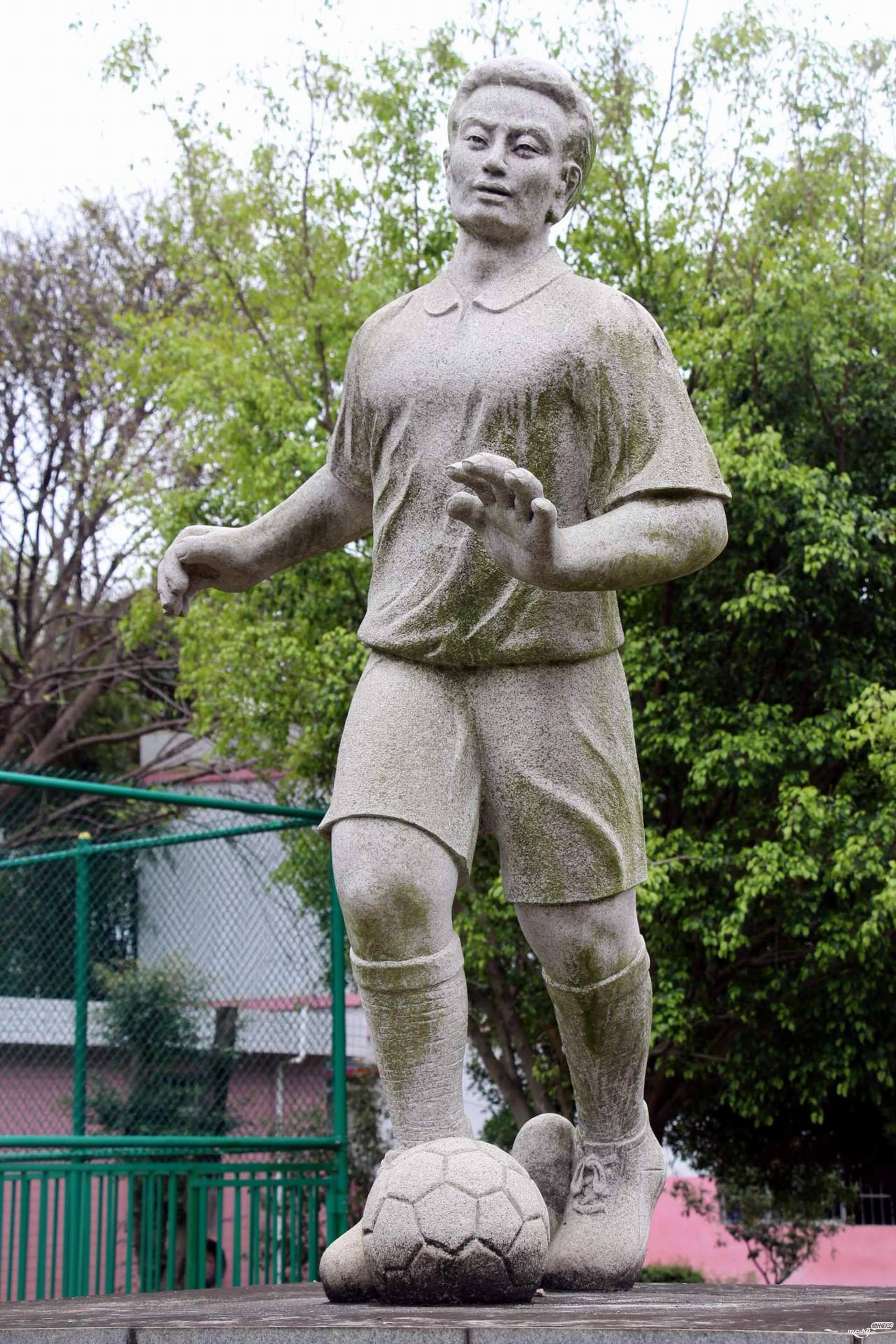 世界球王中国人李惠堂,中国五大球王李惠堂