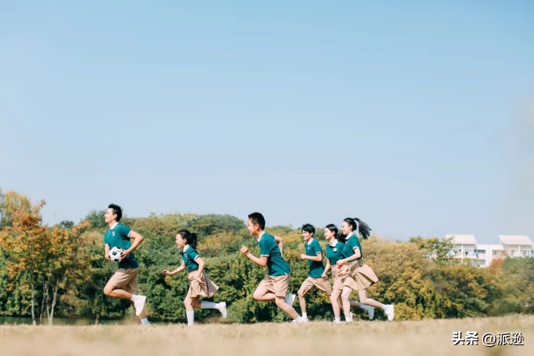 校服哪个牌子好？传递品牌质量信任派逊争做行业“排头兵”