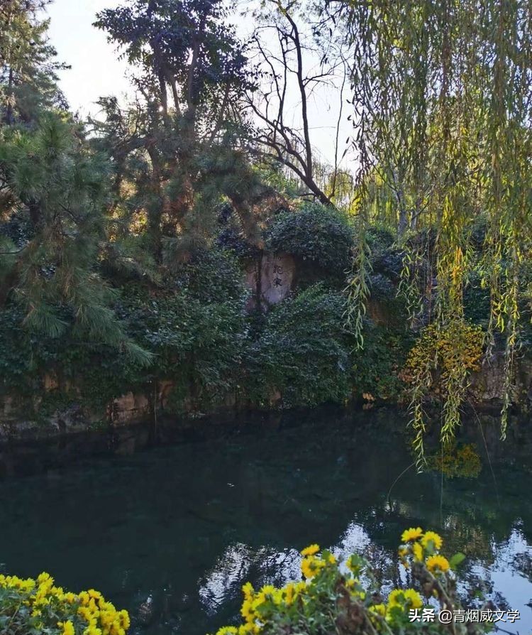 趵突泉名列七十二泉之首,趵突泉是七十二名泉之首