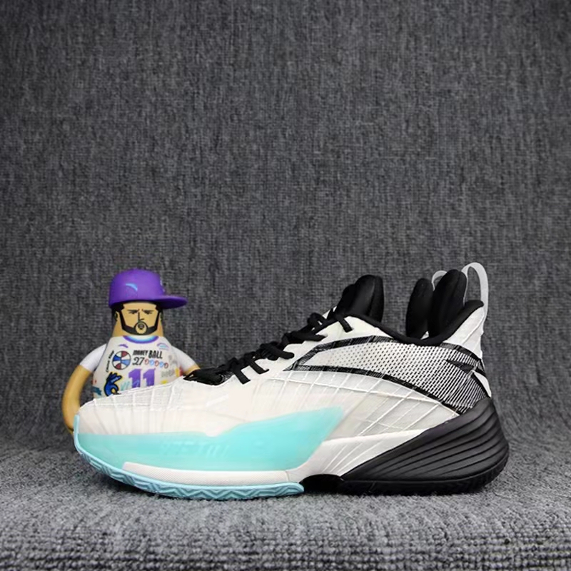 安踏轻狂pro氮科技篮球鞋,安踏新品篮球鞋三分雨