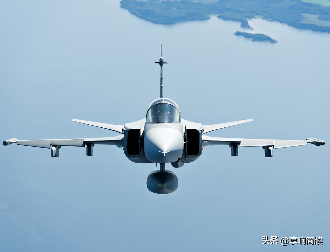 jas39鹰狮战机是中国的吗,jas-39鹰狮对比歼10