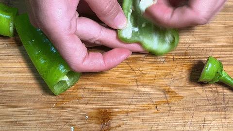 清炒胡萝卜拌绿豆芽最好吃做法,胡萝卜炒绿豆芽的做法