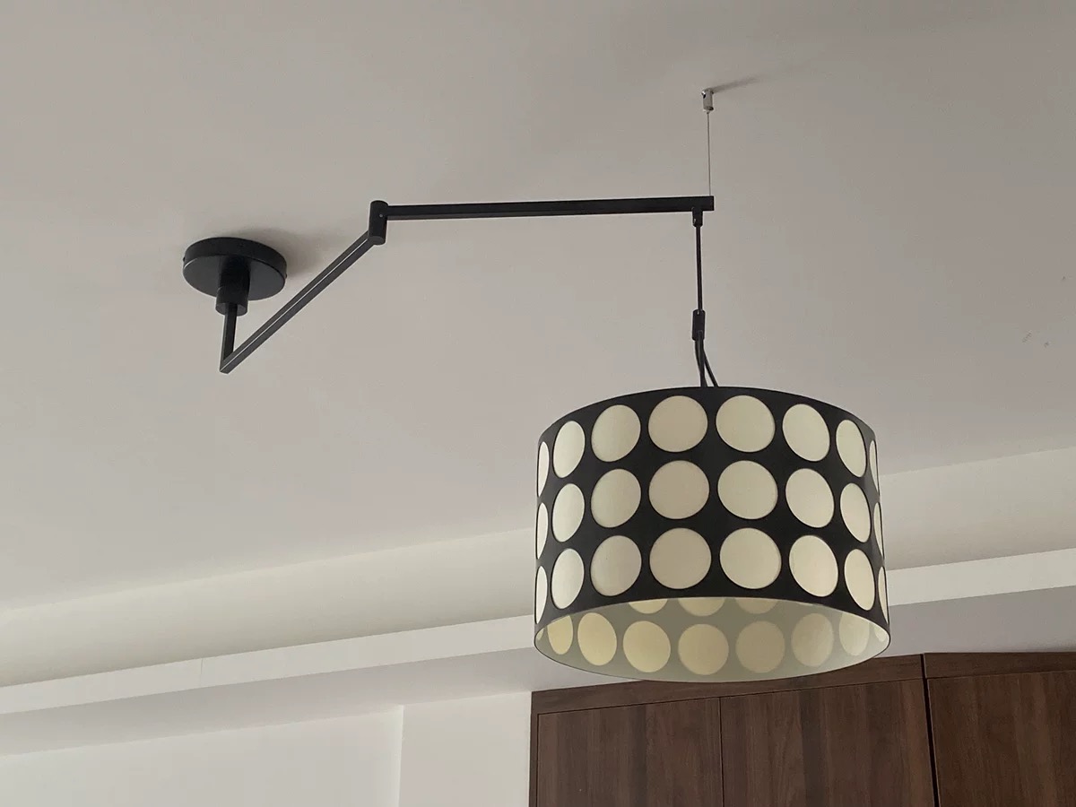 餐厅灯位置偏了怎么改,餐厅灯的位置留得有点偏怎么办