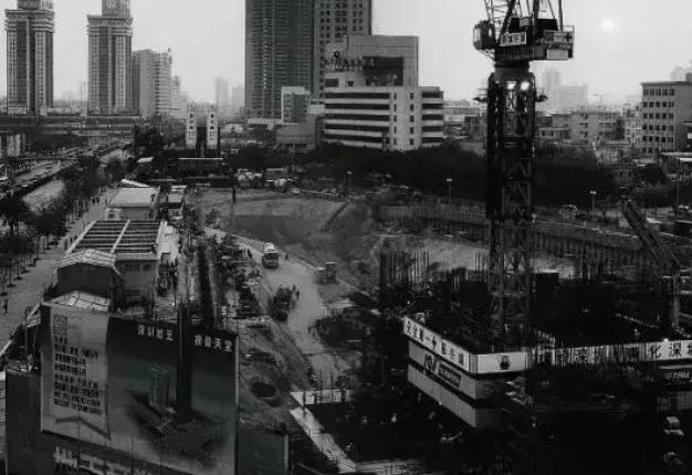 从掏粪工到首富许家印的发家史,许家印从掏粪工到中国首富