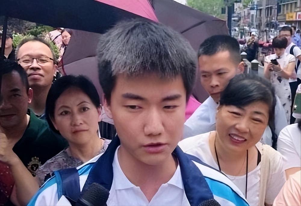“浙江最狂高中生”提前20分交卷，直言高考题垃圾，最终考多少分