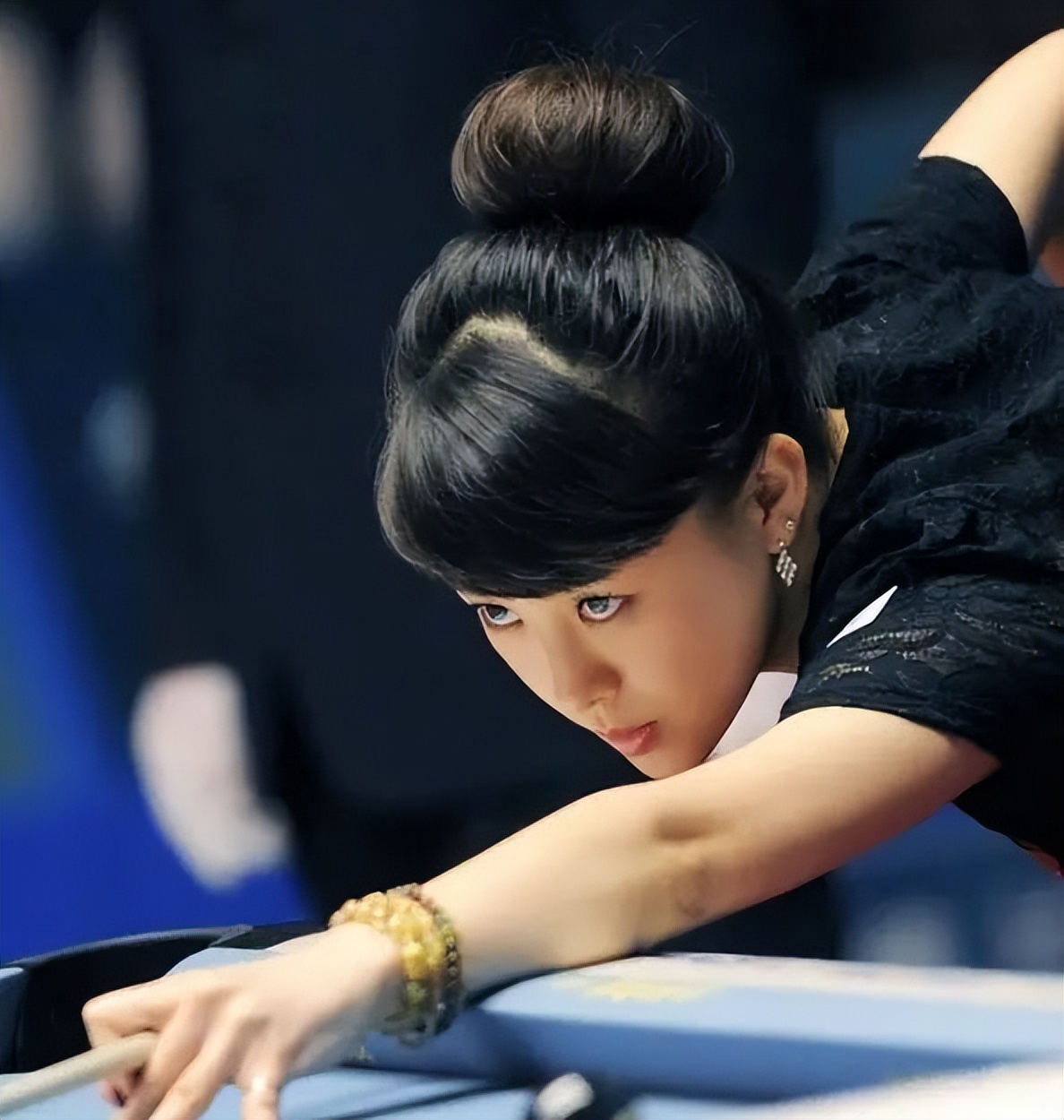 九球天后潘晓婷成长过程,九球天后潘晓婷市值