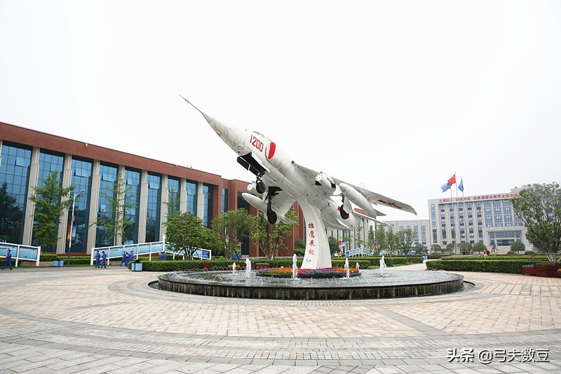 就业最好的五所大学超211,这4所211高校考上就是金饭碗