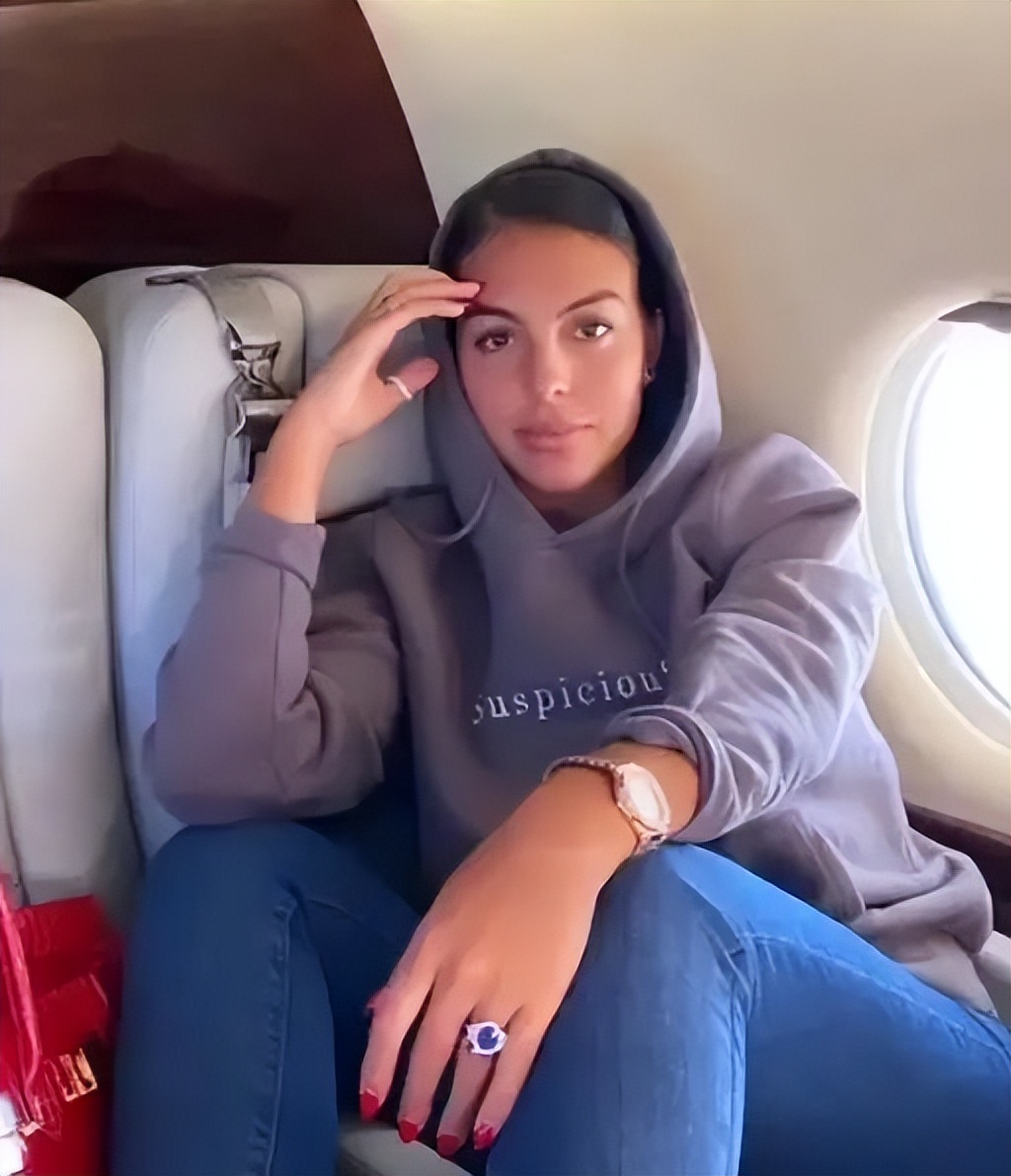 c罗女友乔治娜为什么叫柜姐,c罗女友乔治娜故事