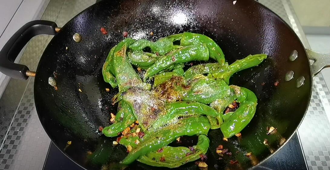 冬天手脚冰凉一定要多吃这个汤,手脚冰冷多吃这几道菜