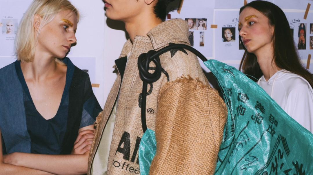 旧衣服真的不要扔这样改造美翻了,旧衣服不要扔这样改造美翻了