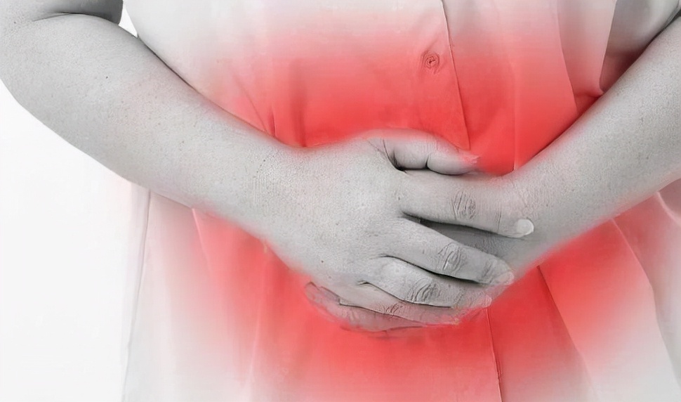 来例假突然流出很大一块血块,女性来月经有血块怎么回事