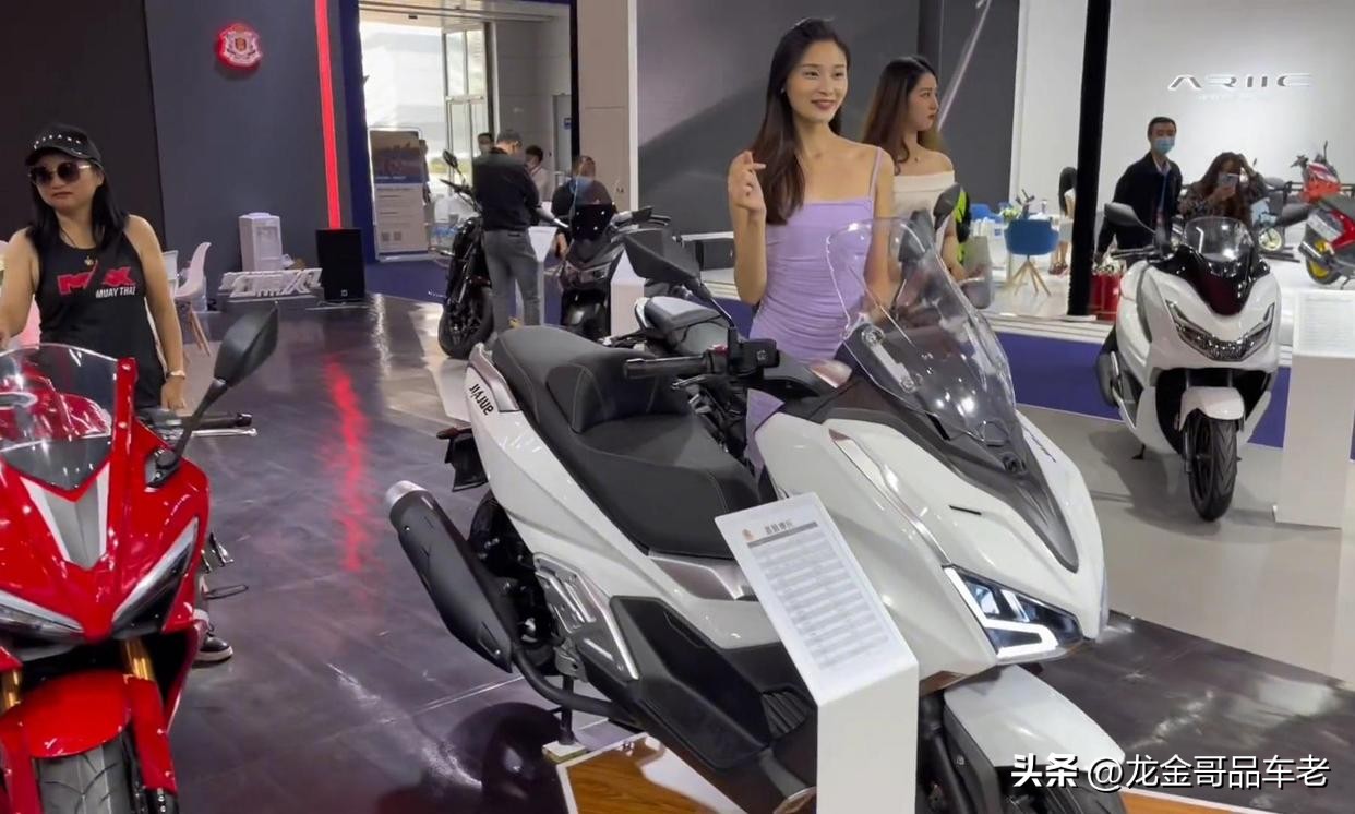 豪爵踏板车新款500,嘉爵500踏板车评测