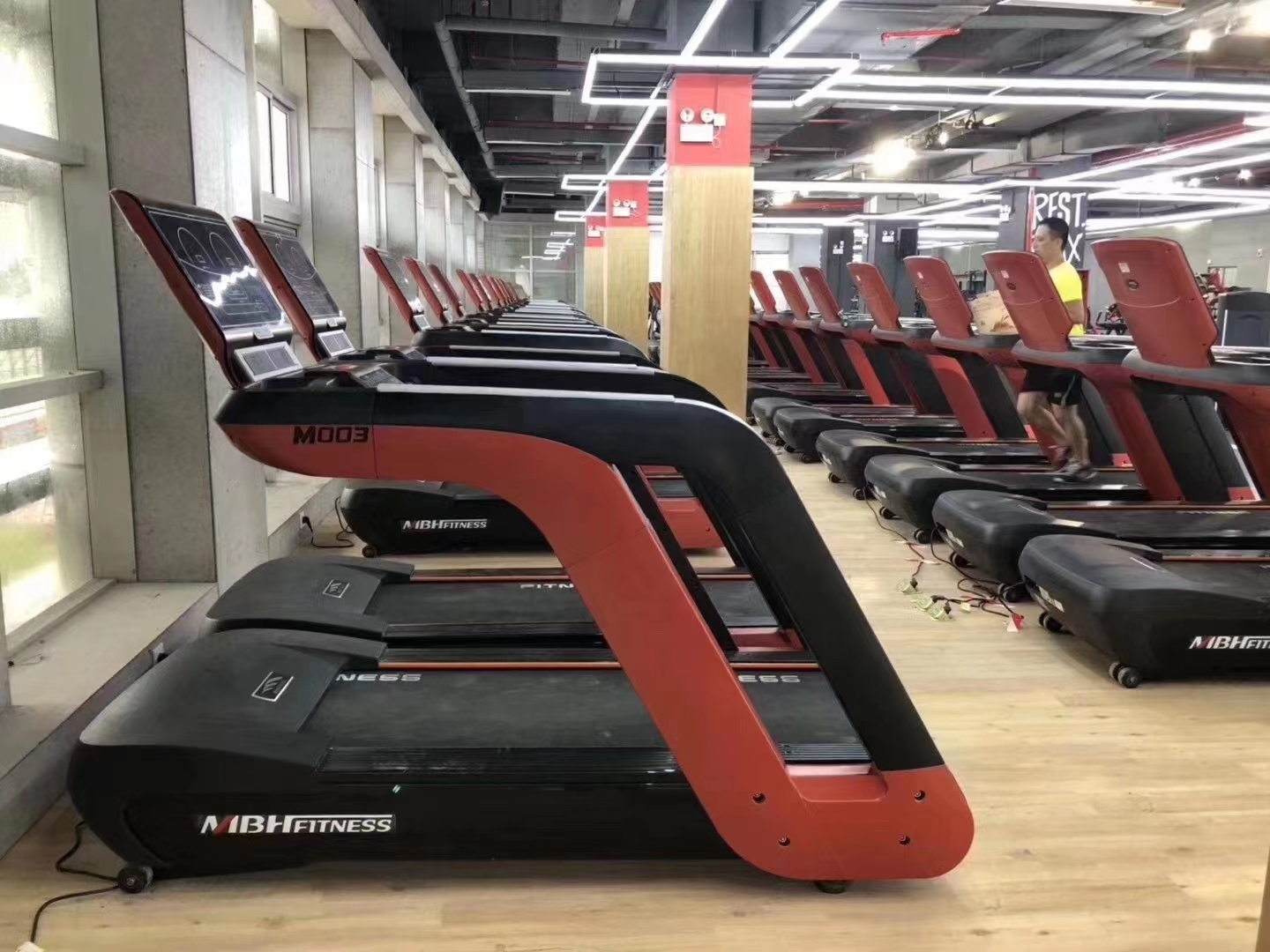 健身房健身器材如何搭配,健身房减肥健身器材推荐