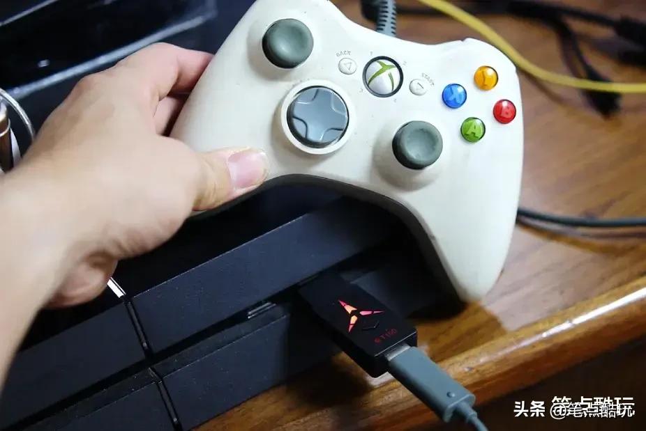 手柄键鼠转换器,可以玩手游吃鸡的键盘鼠标转换器