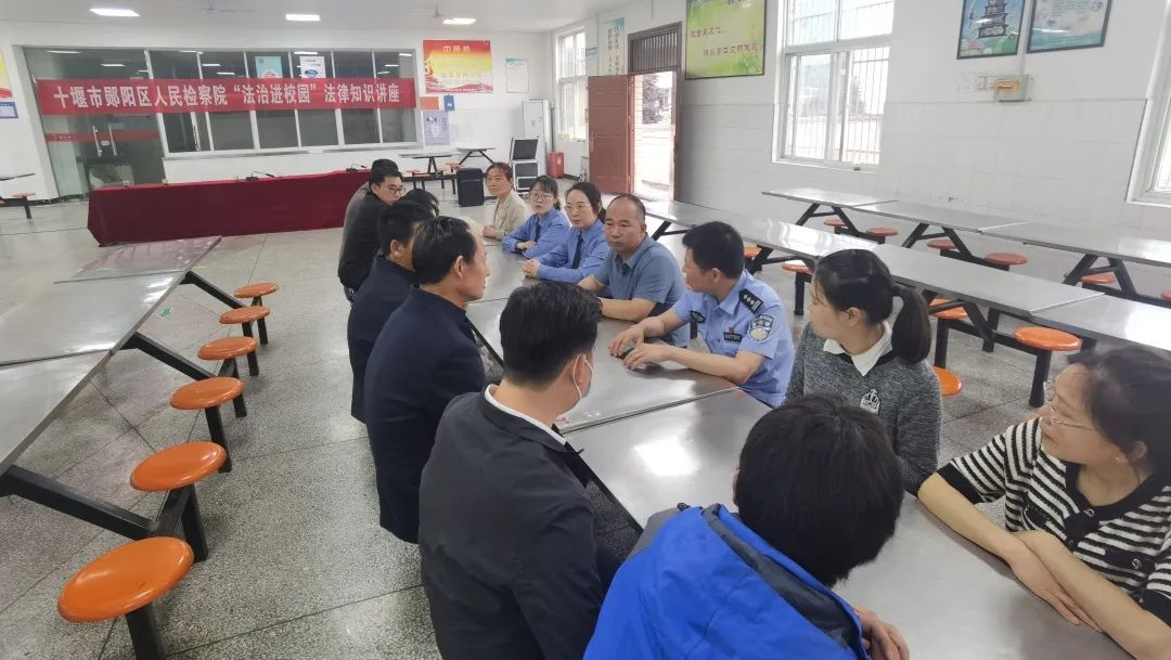 县检察院开展法治进校园巡讲活动,检察院迎六一法治进校园巡讲