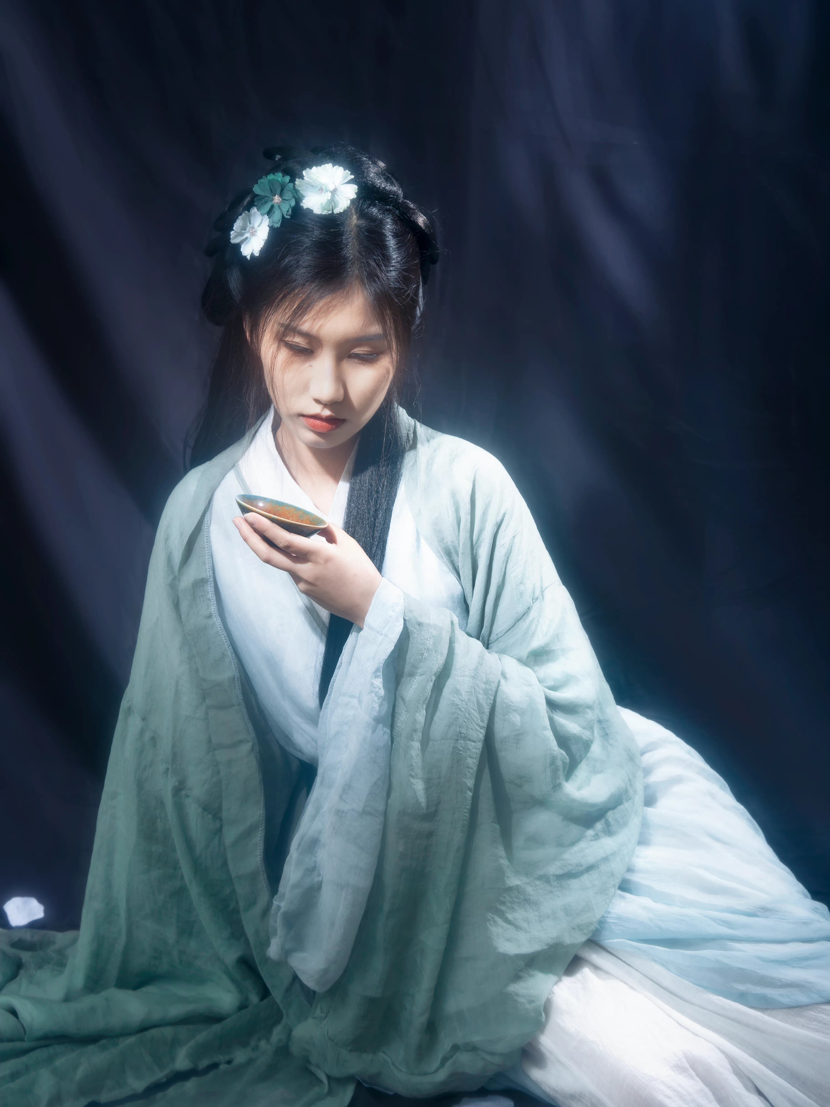 嗟往事，云水掠影，佳期如梦