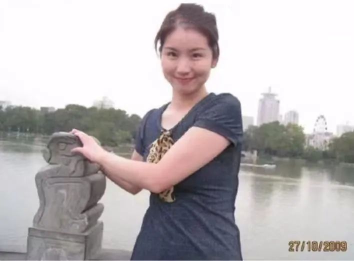 大家还记得天涯论坛“莲蓬鬼话”里面的小婷562吗?她现在怎么样