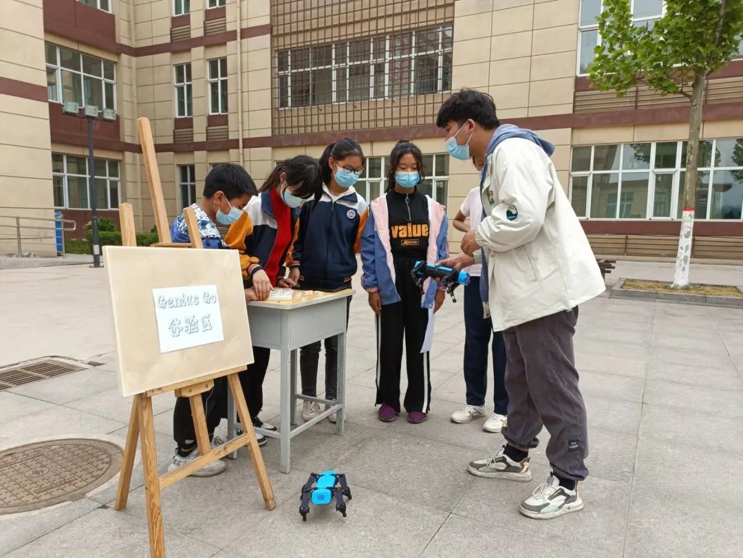 校园变身“科技王国”，激活师生的科技DNA