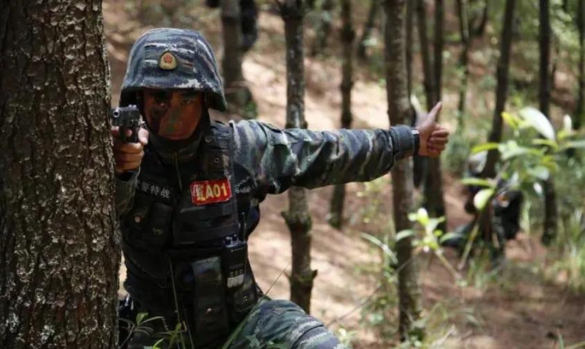 张豪身中18枪抓劫匪纪录片,19岁武警战士身中13弹仍擒获歹徒