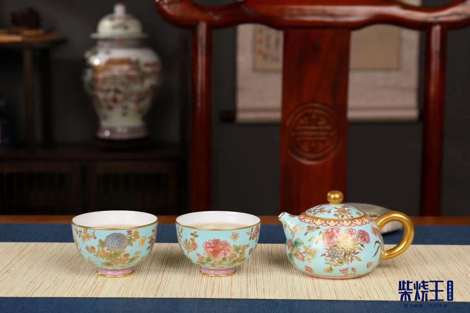 十大珐琅彩瓷器拍卖纪录,现代珐琅彩瓷器有收藏价值吗