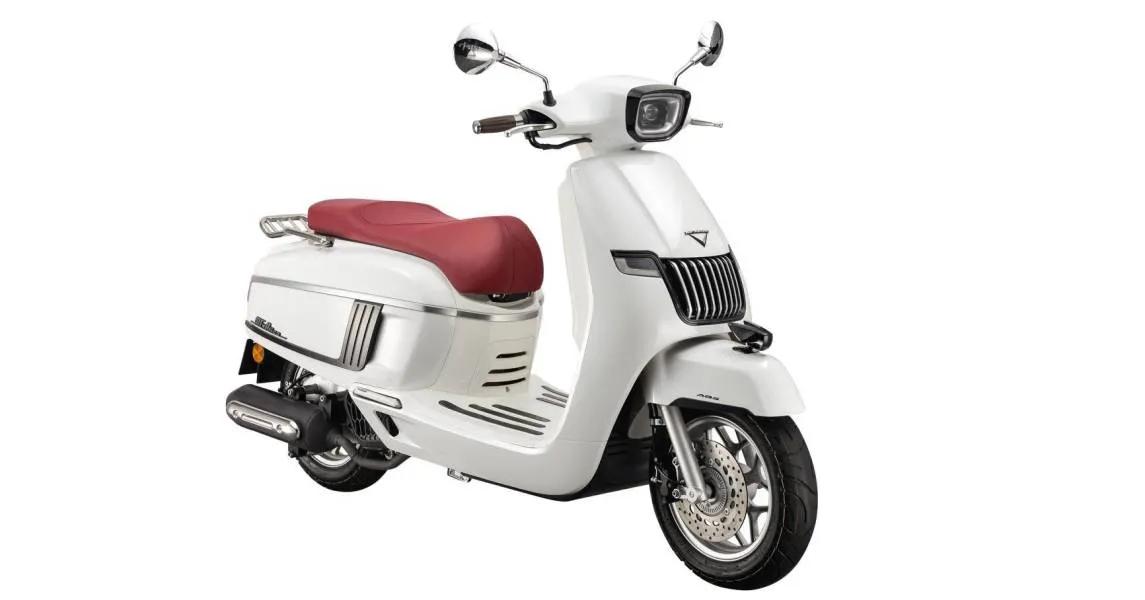 株洲南方雅马哈踏板,株洲南方150复古踏板车