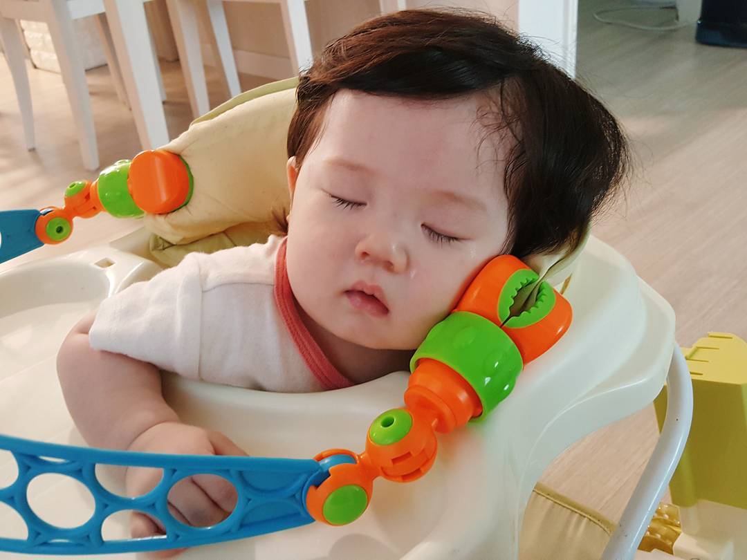 最近超火的可爱小女孩表情包,小女孩可爱萌表情包