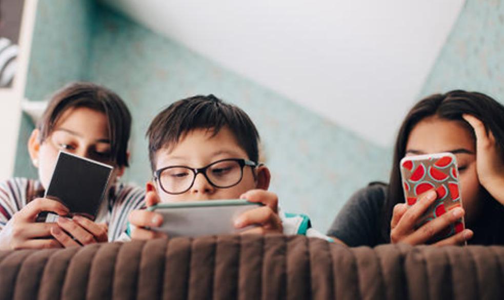 暑假如何防止孩子沉迷手机游戏,多少孩子沉迷于网络手机游戏